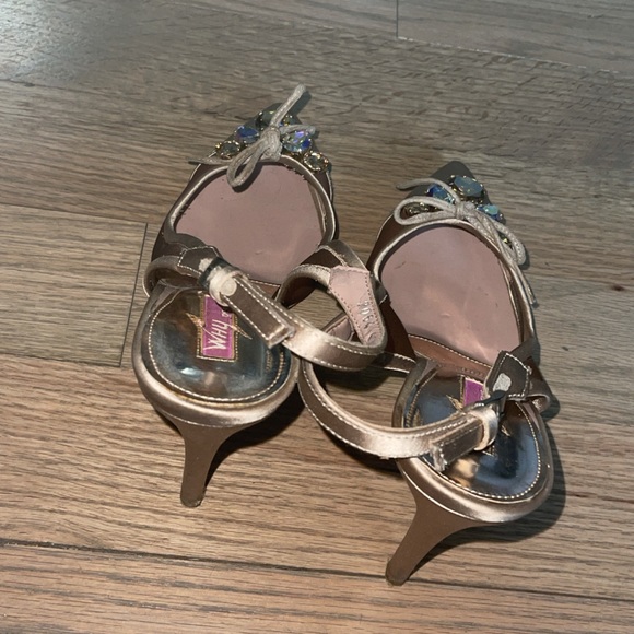 Beautiful sandals - Picture 3 of 3